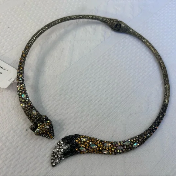 NWT Betsey Johnson Gold Tone Crystal Jewel Incrusted Fox Stole Choker Necklace - Picture 5 of 5